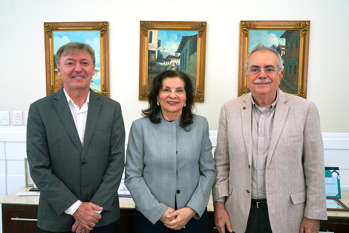 Diretoria da CDL Fortaleza realiza visita institucional ao TRT-CE