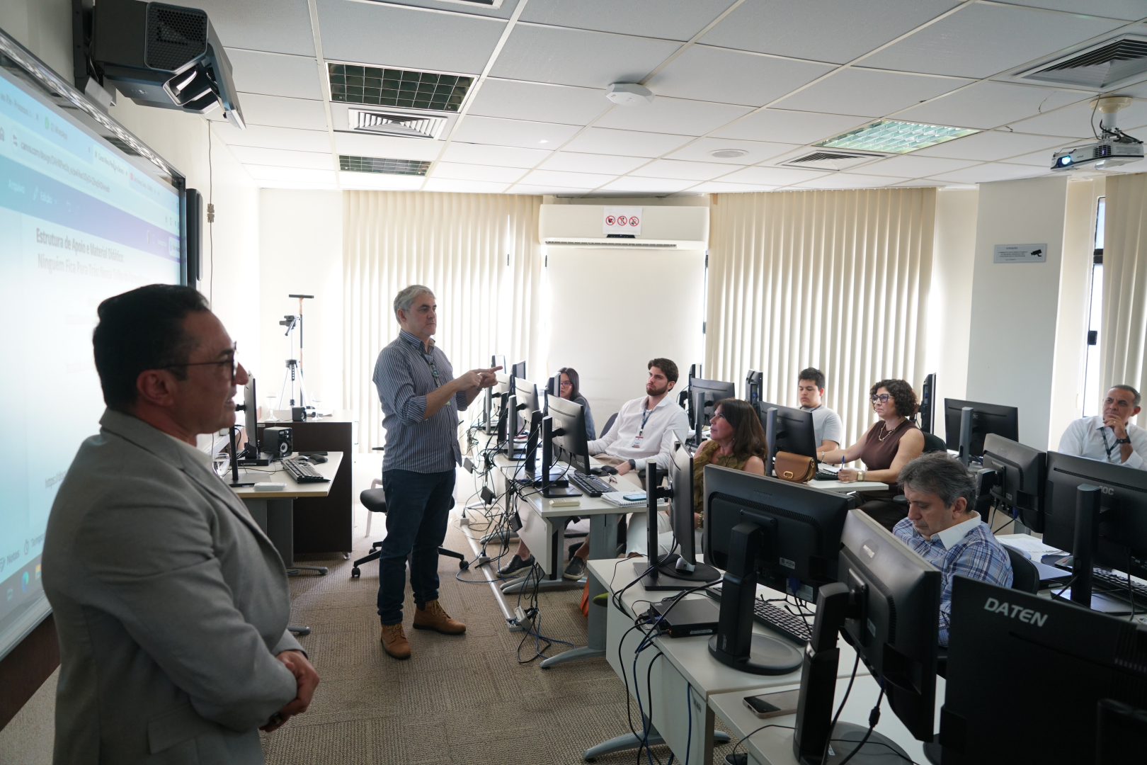 TRT-CE conclui primeira turma sobre sessões de julgamento no Plenário Virtual