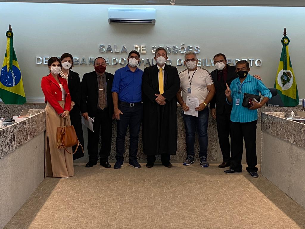 Imagem do desembargador Paulo Régis Botelho e representantes do Sintraafor - Ce e do sindvans