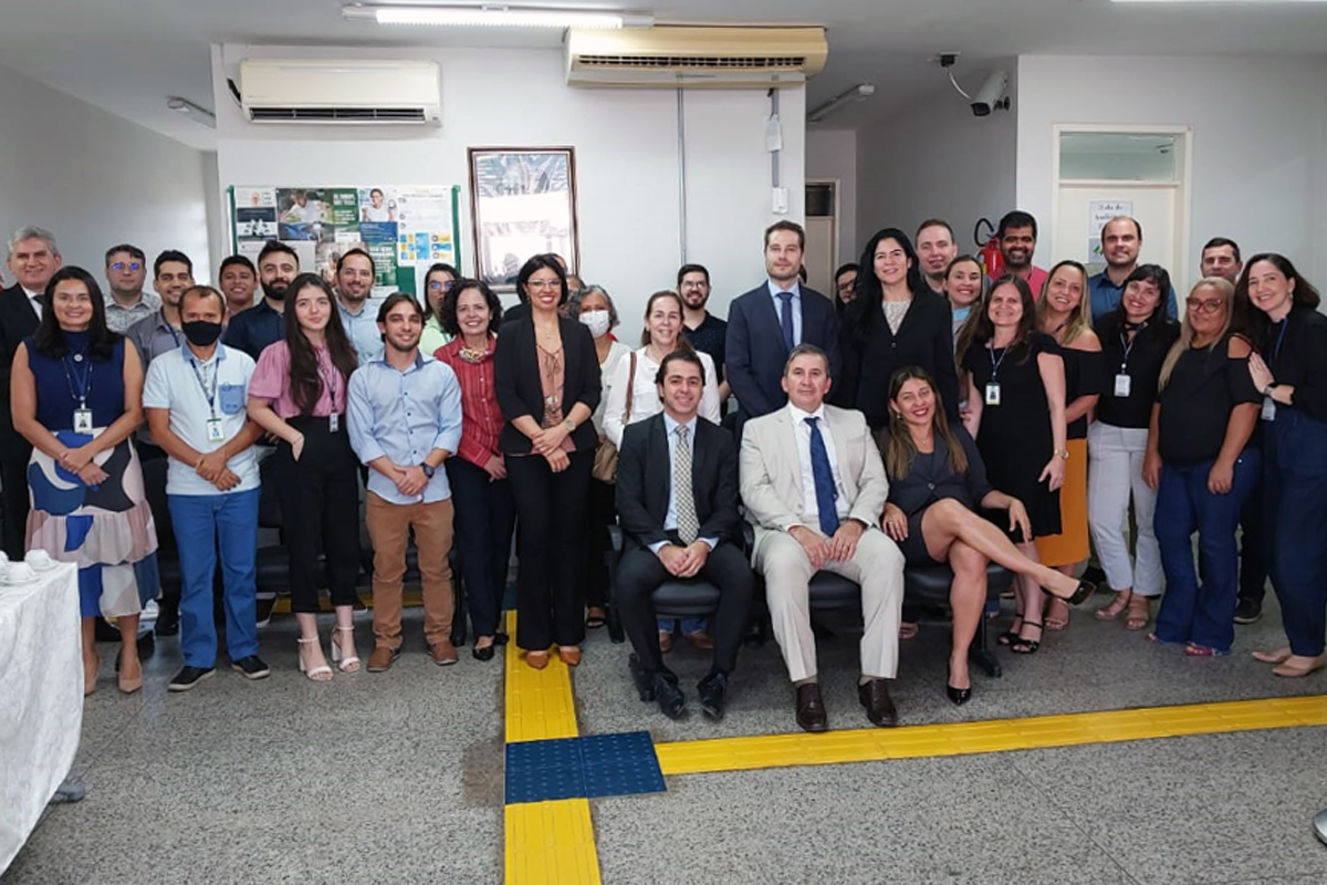 Equipe das Varas do Trabalho de Maracanaú reunidas com o corregedor