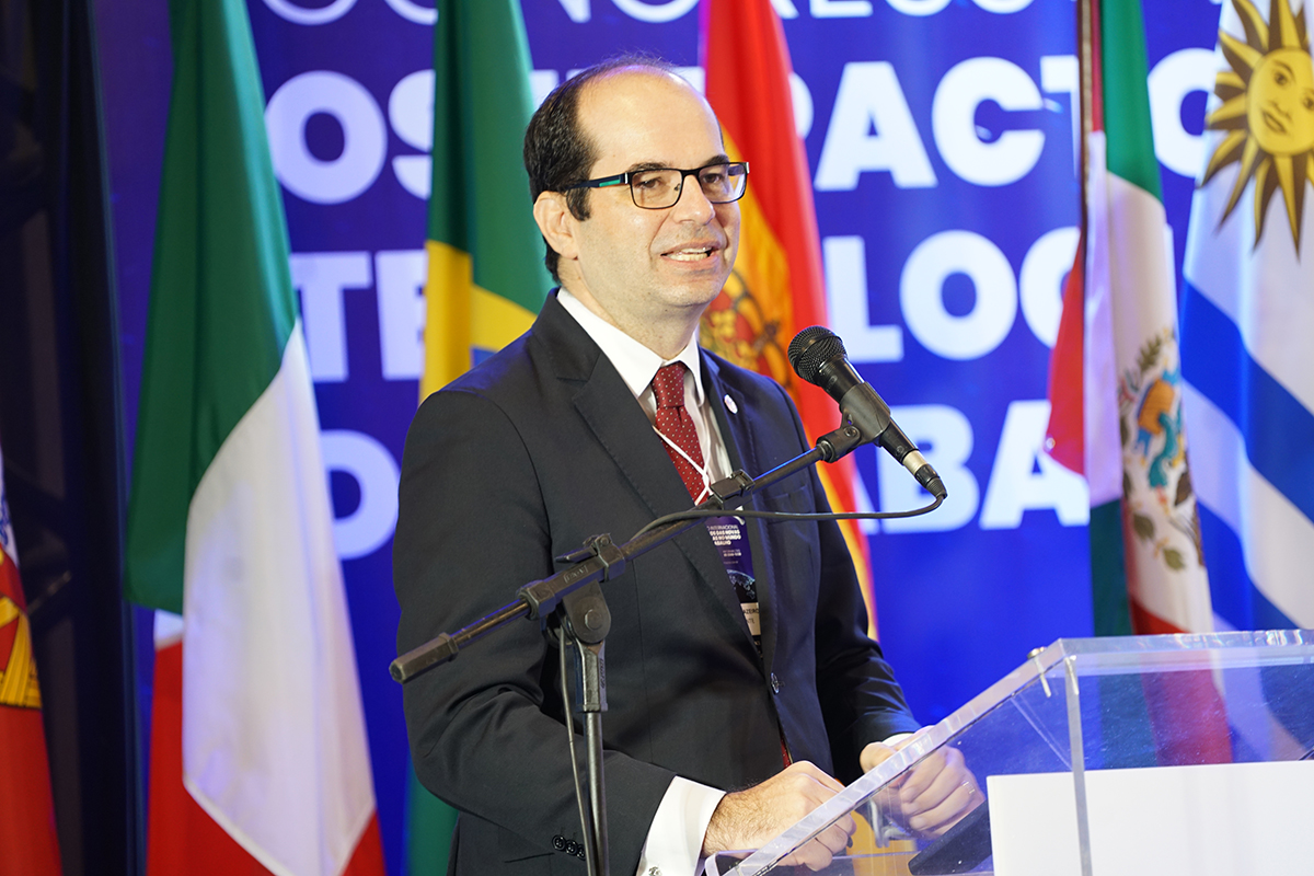 Ministro do TST afirma que dilema maior do trabalho é a precarização