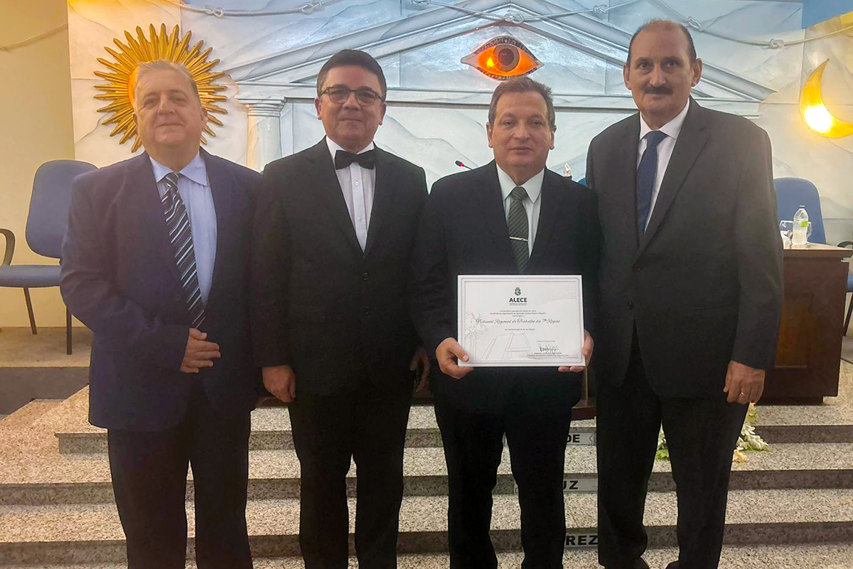 Representando o TRT-CE compareceram os desembargadores Carlos Rebonatto, João Carlos Uchoa, Durval Maia e Francisco José Gomes