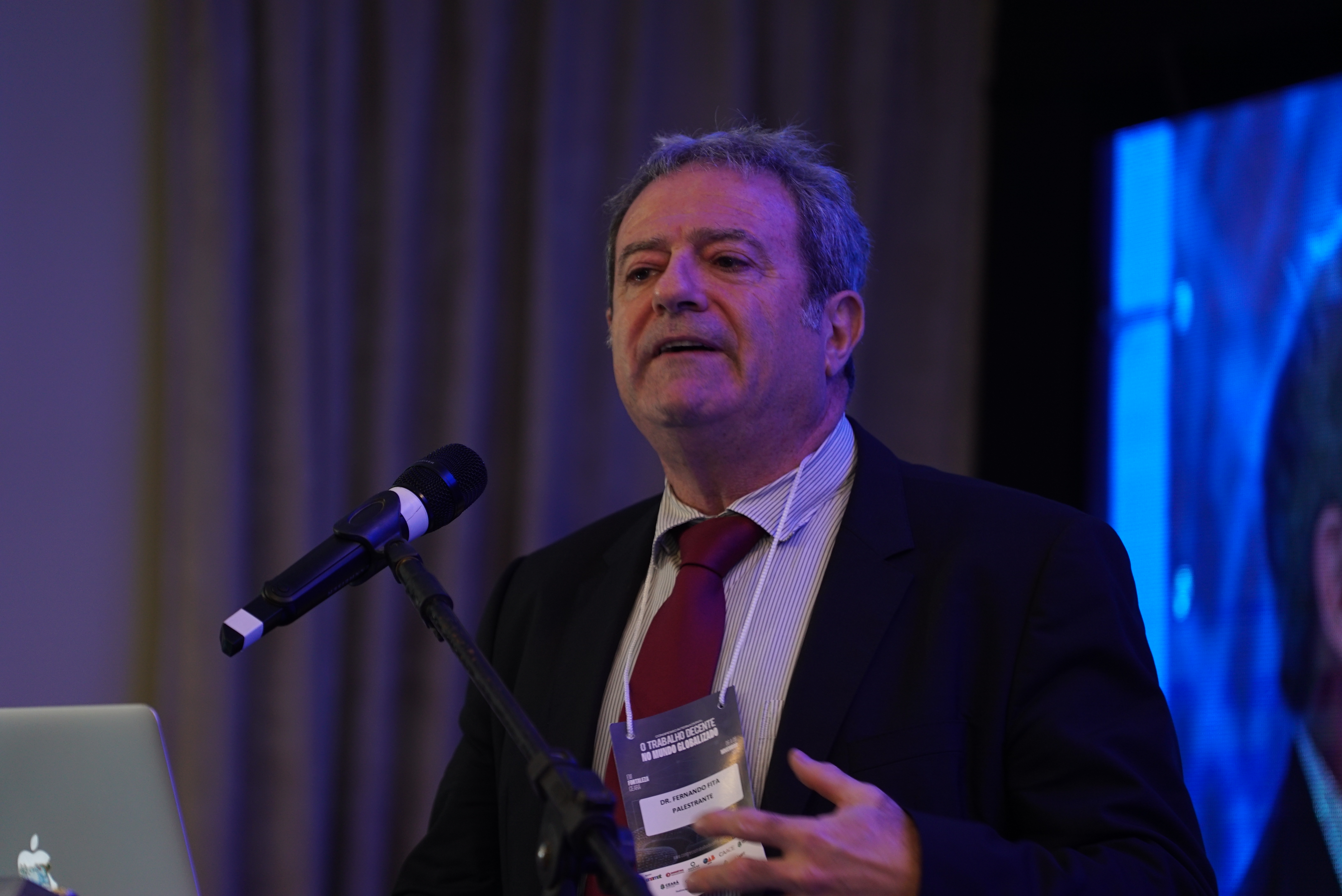 Fernando Fita palestrando