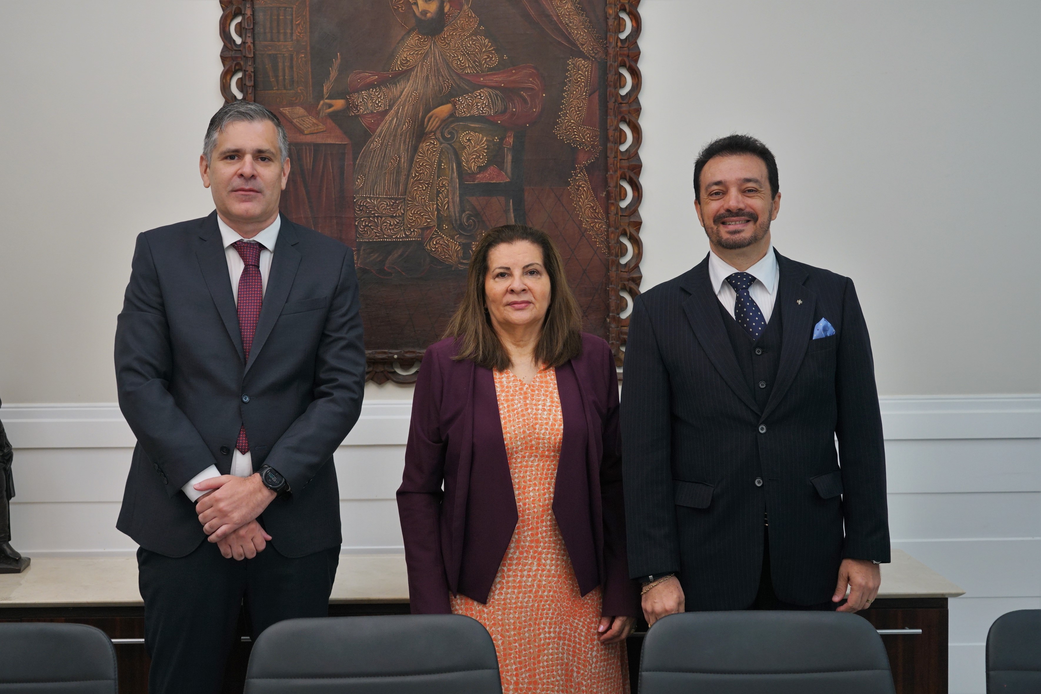 Da esquerda para direita: juiz do trabalho Jaime Luiz Araújo, desembargadora Fernanda Maria Uchoa e Sandro Domenich Barradas