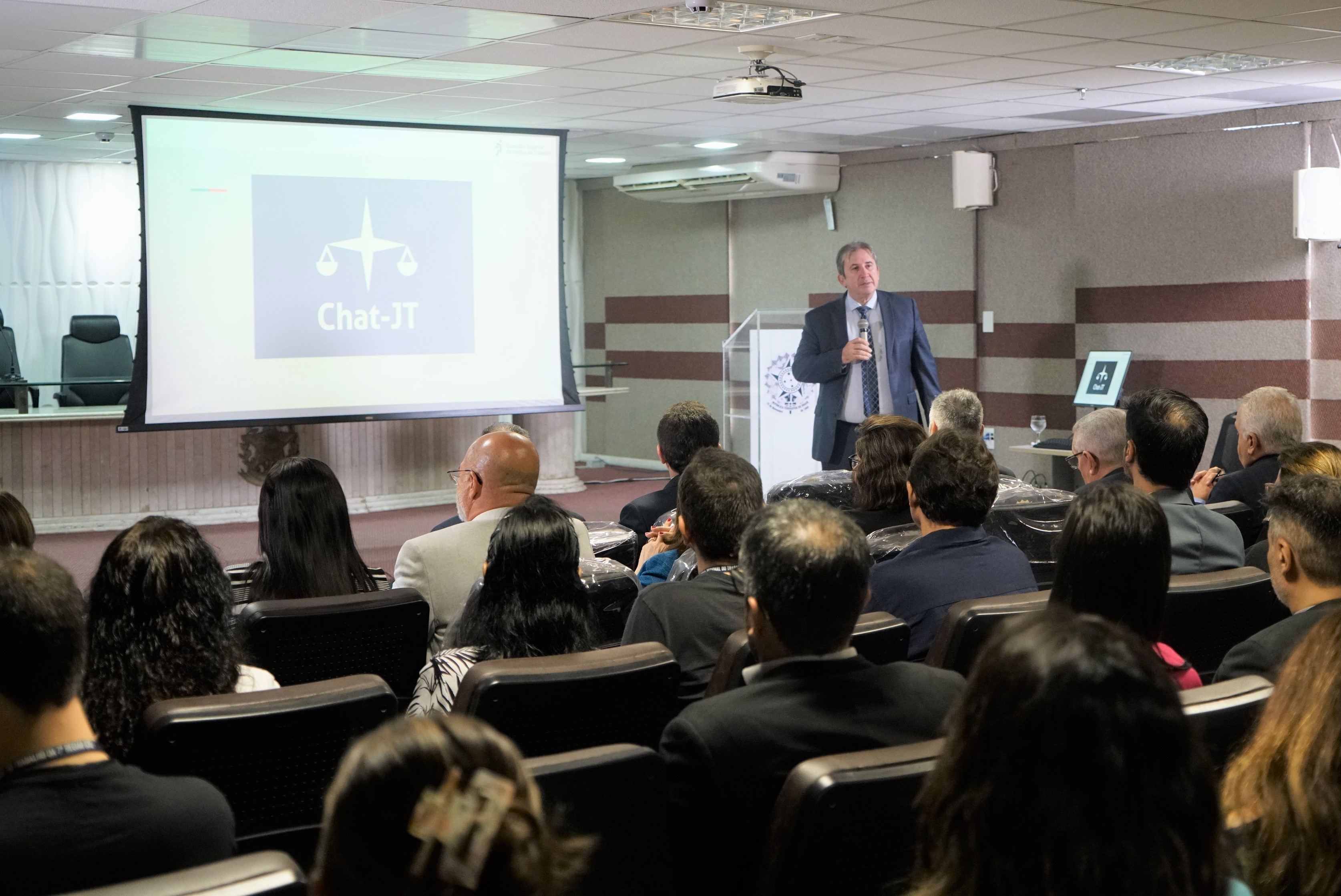 Desembargador Paulo Régis Botelho, diretor da Escola Judicial