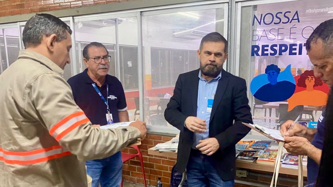 TRT-CE realiza Blitz Educativa com trabalhadores do ramo têxtil