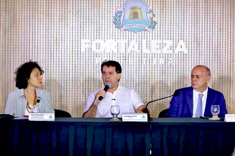 As fotos mostram a Secretária Nacional de Políticas sobre Drogas e Gestão de Ativos (SENAD), Marta Machado (à esquerda), o Prefeito Evandro Leitão (ao centro) e o Desembargador do TRT-CE José Antônio Parente da Silva (à direita), durante o evento.