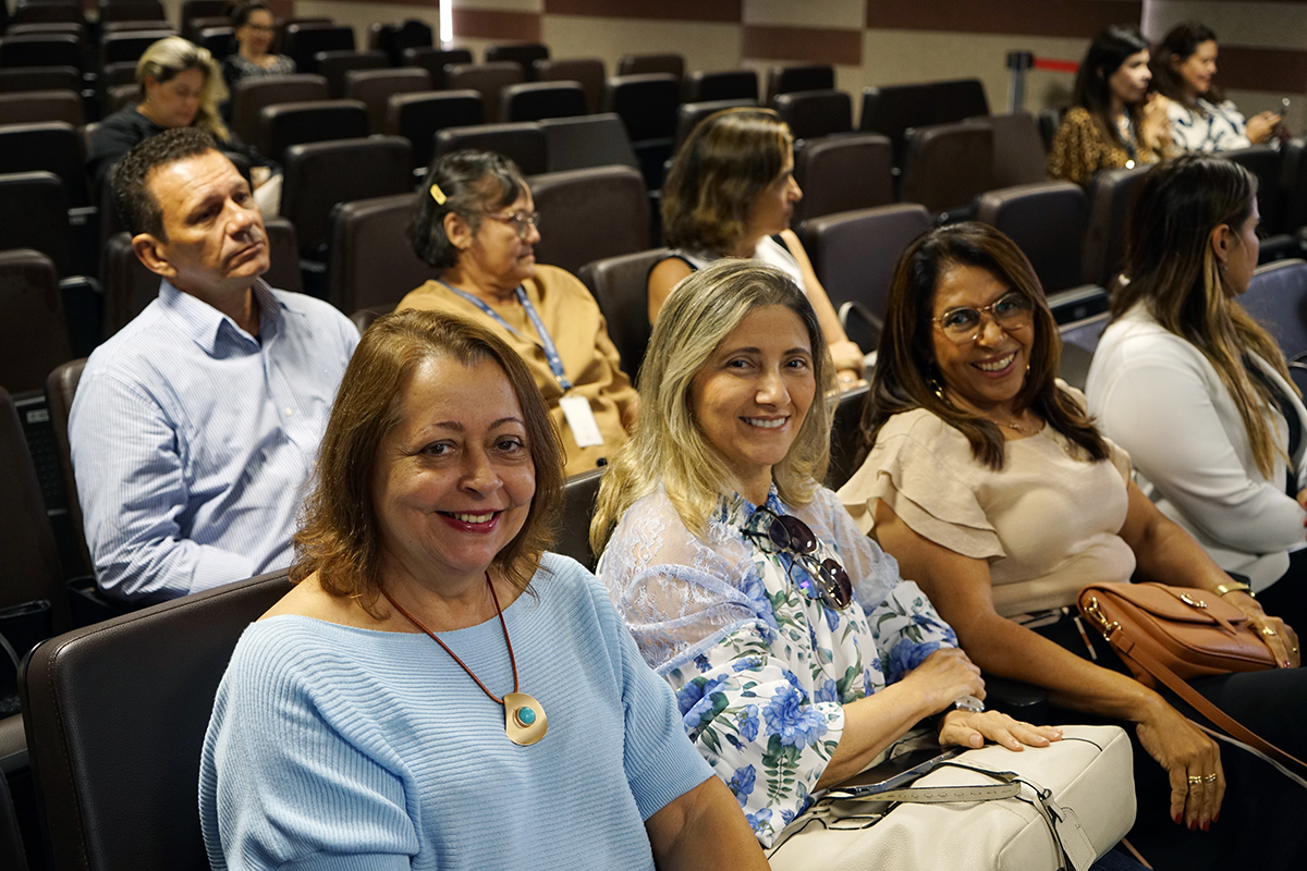 Segurança e saúde física e mental de oficiais de justiça são debatidos em encontro no TRT-CE