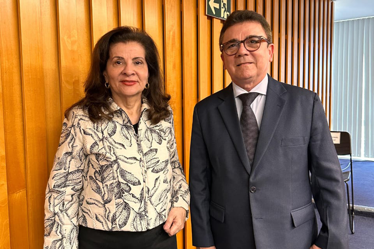 Presidente do TRT/CE, desembargadora Fernanda Uchôa e o corregedor regional João Carlos de Oliveira Uchoa participam do 4º Coleprecor