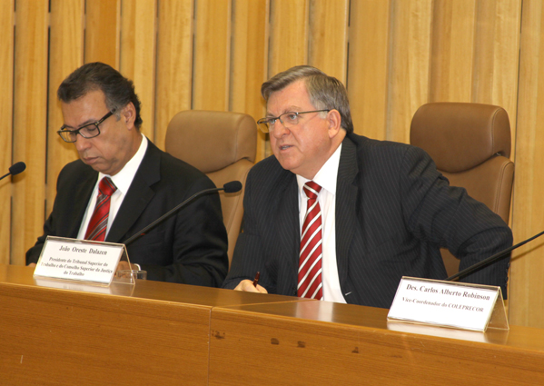 O presidente do TST, ministro Dalazen (dir.), abriu nesta quarta-feira, dia 11, o Coleprecor