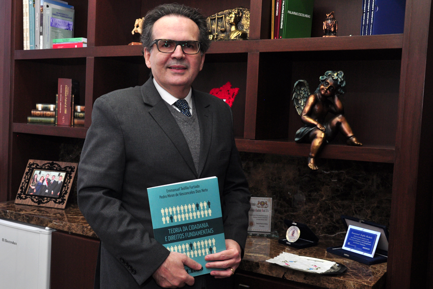 O trabalho é publicado pela LTR, editora com 80 anos de tradição no mercado