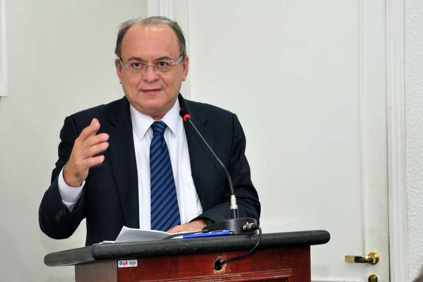 Desembargador José Antonio Parente