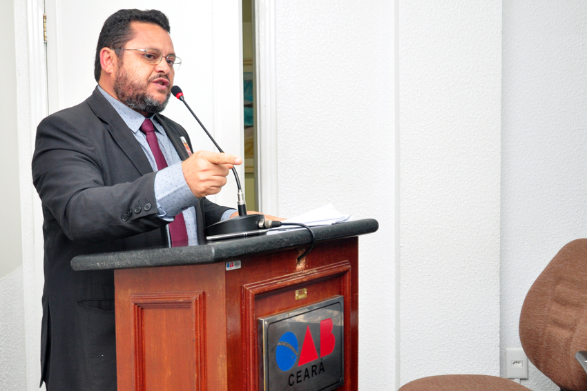 O presidente da Associação dos Magistrados da Justiça do Trabalho do Ceará, Antonio Gonçalves Pereira, fez um discurso contundente contra a reforma trabalhista