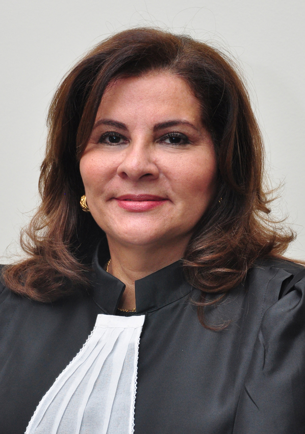 Desembargadora do TRT Fernanda Maria Uchoa