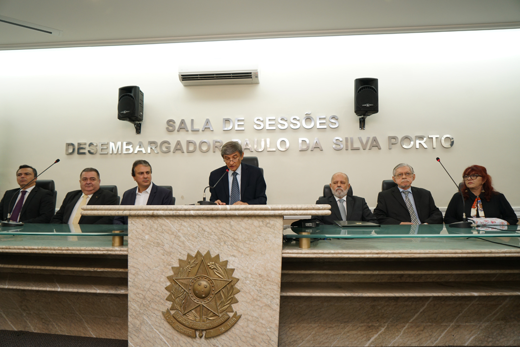 A cerimônia foi presidida pelo des. Plauto Porto, presidente do TRT/CE