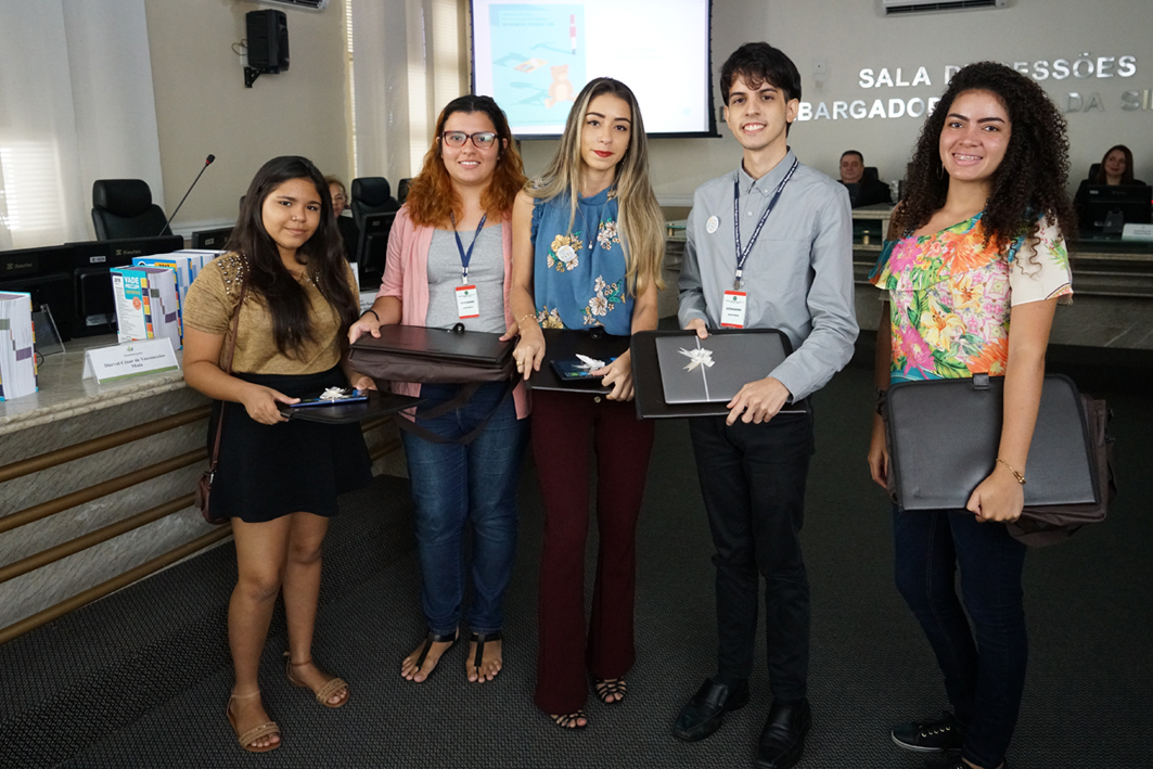 Os estagiários finalistas ficaram entre os cinco melhores trabalhos entre 36 inscritos