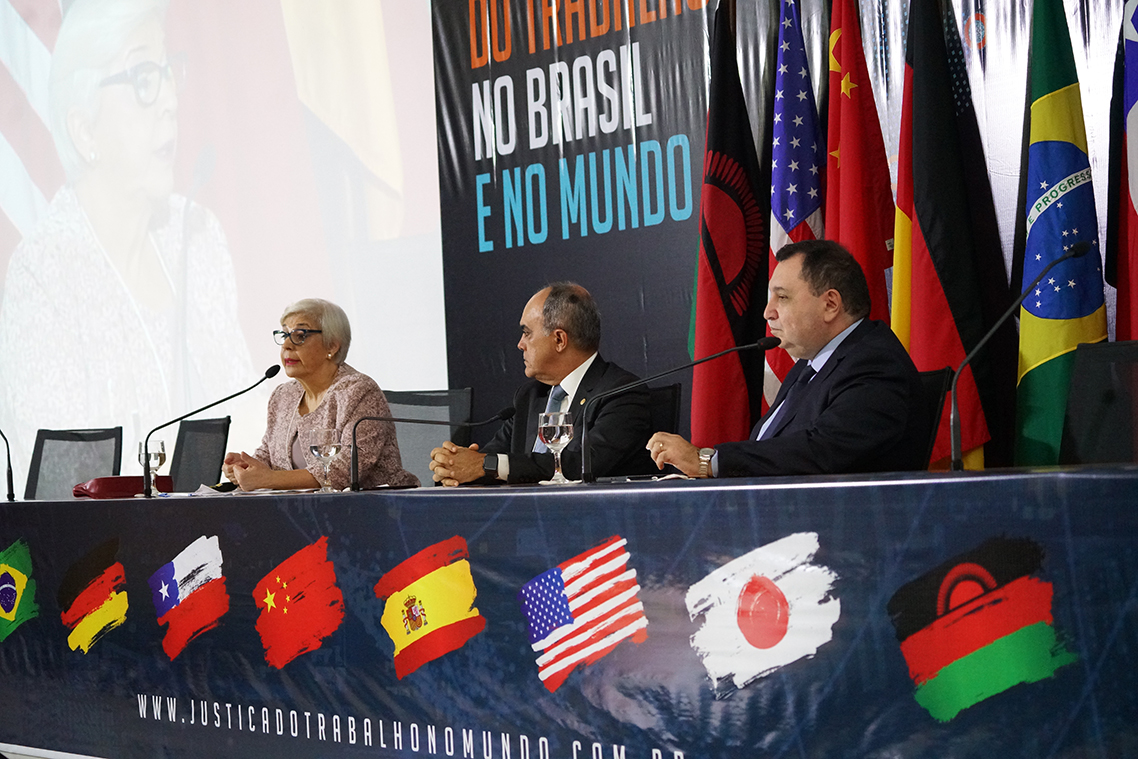 Mesa debateu sobre panorama dos direitos trabalhistas na China