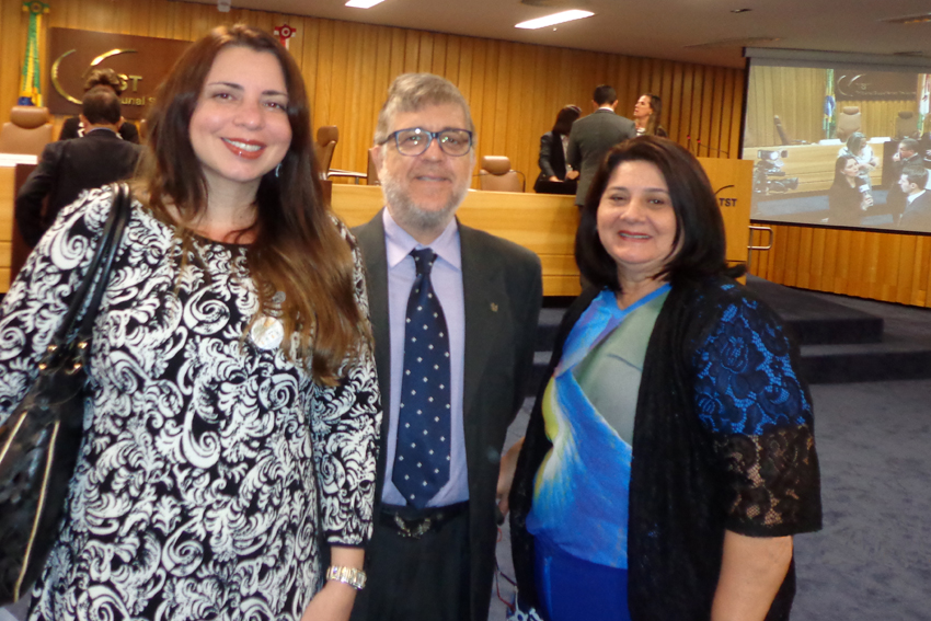 Na foto (a partir da esquerda), juíza do trablaho Karla Yacy, juiz do trabalho Carlo Alberto Rebonatto e a desembargadora Regina Gláucia Cavalcante, gestores regionais dos programas